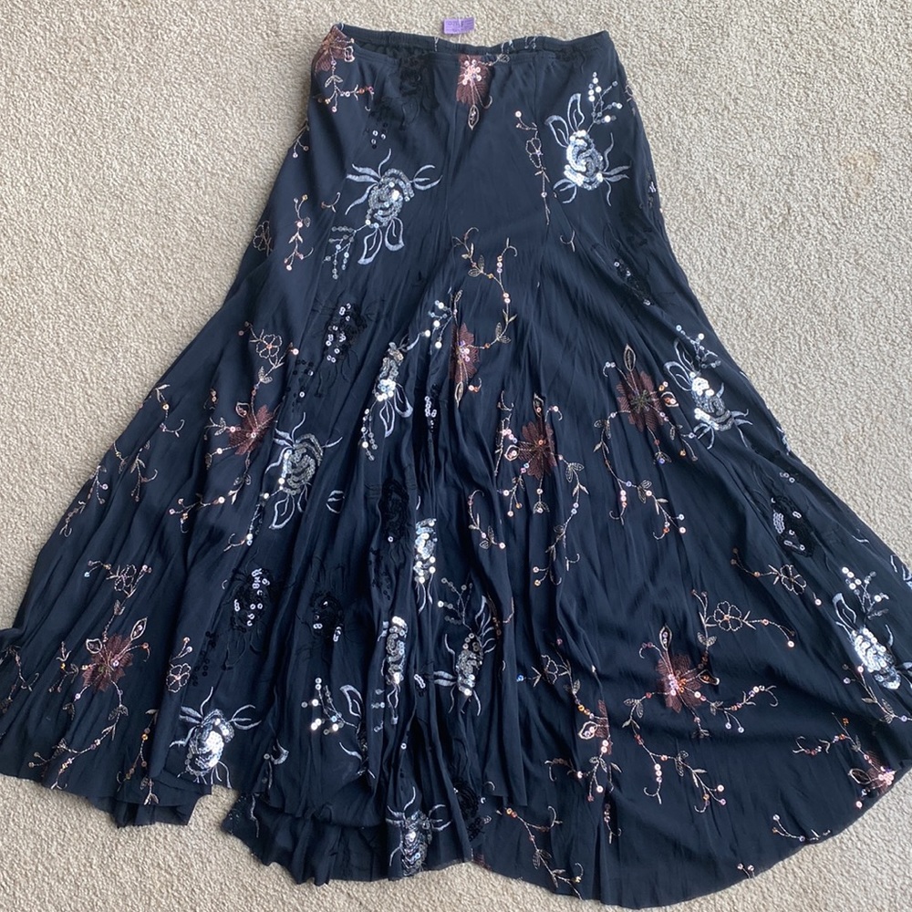 NWT Boutique Skirt with Embroidery and Sequins with Elastic Waist Size Small